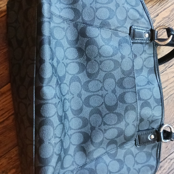 Coach purse - Picture 3 of 7